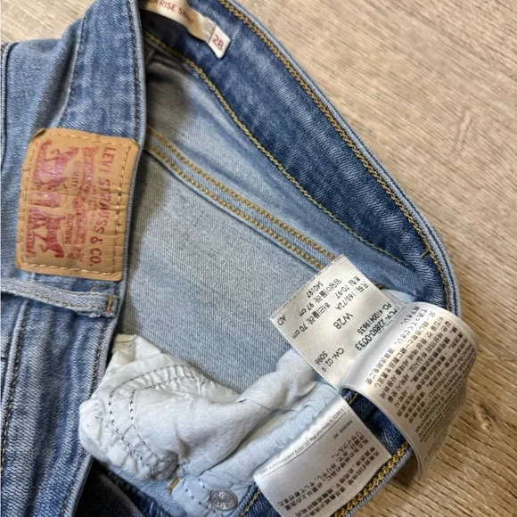 •LEVI STRAUSS• 721 HIGH RISE SKINNY JEANS - Picture 7 of 7